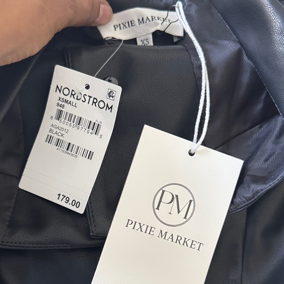 NWT PIXIE MARKET Agatha faux leather vest top in Black w/ golden buttons size XS - Picture 9 of 11